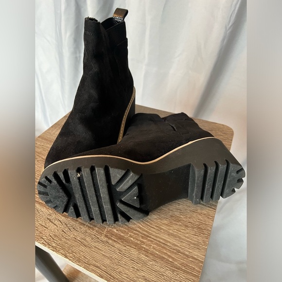 Black Chelsea Ankle Boots - Picture 5 of 7